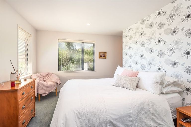 Photo of property in 19 Hamlet Lane, Heathcote Valley, Christchurch, 8022