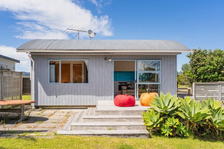 Photo of property in 100 Ocean Close, Matarangi, Whitianga, 3592