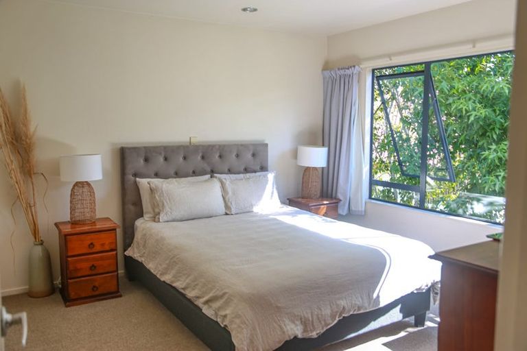 Photo of property in 35 Esther Place, Red Beach, 0932