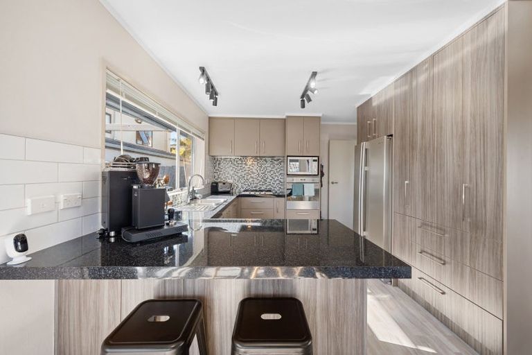 Photo of property in 32b Takutai Avenue, Bucklands Beach, Auckland, 2012