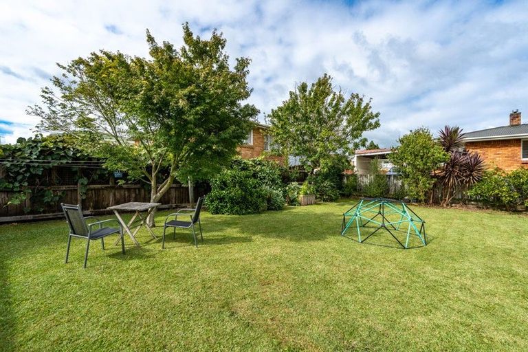 Photo of property in 37 Storey Avenue, Forest Lake, Hamilton, 3200