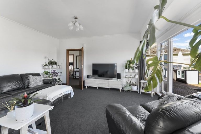 Photo of property in 13 Konini Street, Inglewood, 4330