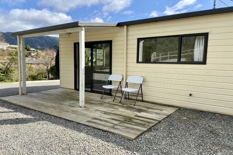 Photo of property in 25 Seaview Crescent, Picton, 7220