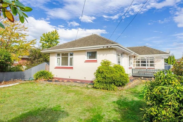 Photo of property in 68 Dunedin Street, Redwood, Christchurch, 8051