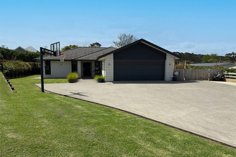 Photo of property in 3 Downer Access Road, Kaukapakapa, 0873