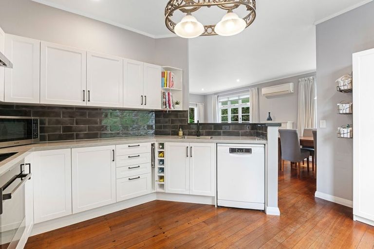 Photo of property in 14 Springtime Crescent, Stanmore Bay, Whangaparaoa, 0932