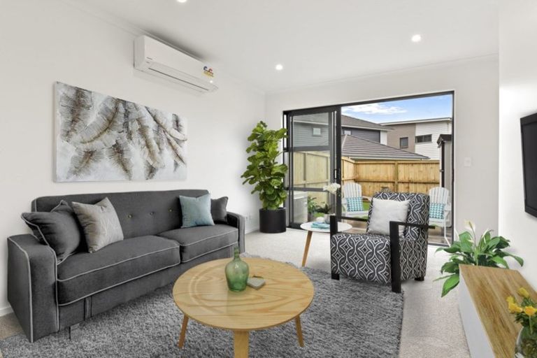 Photo of property in 6 Gilbert Hall Way, Swanson, Auckland, 0614