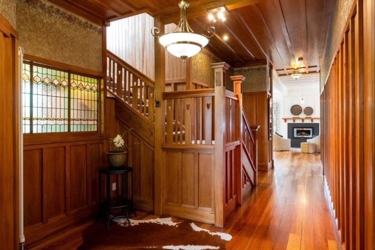 Photo of property in 28 Fitzroy Road, Bluff Hill, Napier, 4110