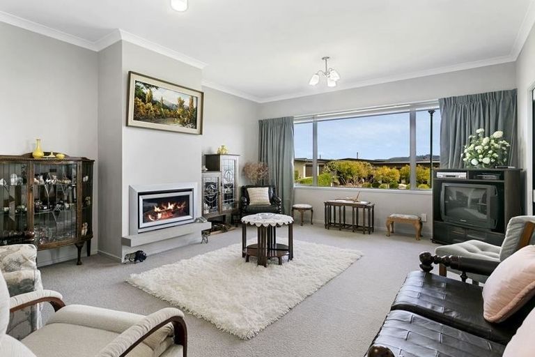 Photo of property in 30 Pukenamu Road, Rainbow Point, Taupo, 3330