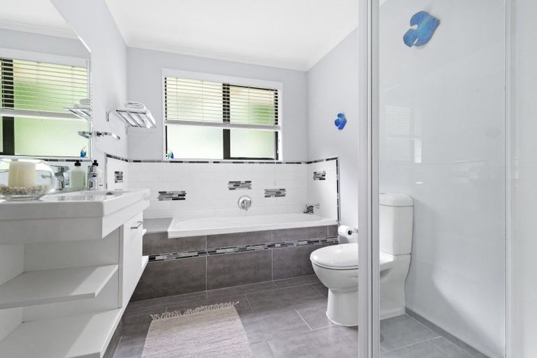 Photo of property in 32 Lockwood Road, Hunua, Papakura, 2583