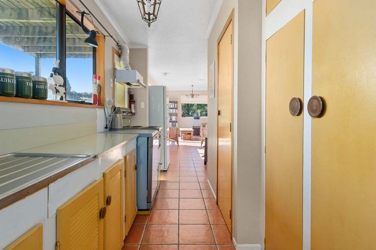 Photo of property in 30 Ngapeke Road, Welcome Bay, Tauranga, 3175