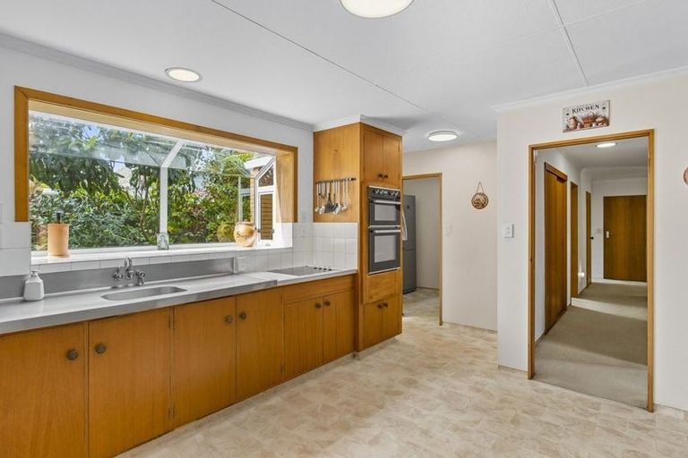 Photo of property in 335 Te Moana Road, Waikanae, 5036