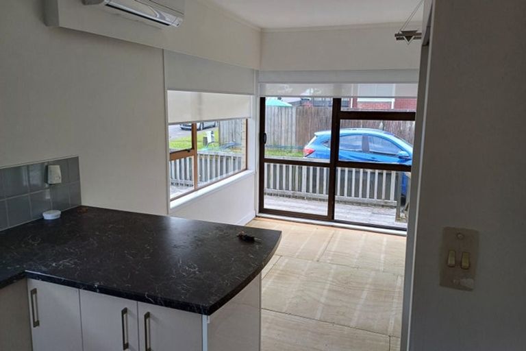 Photo of property in 1/13 Mannering Place, Hillcrest, Auckland, 0627