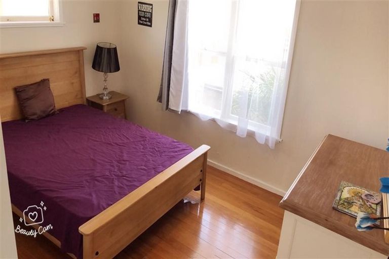 Photo of property in 35a Bradbury Road, Botany Downs, Auckland, 2010