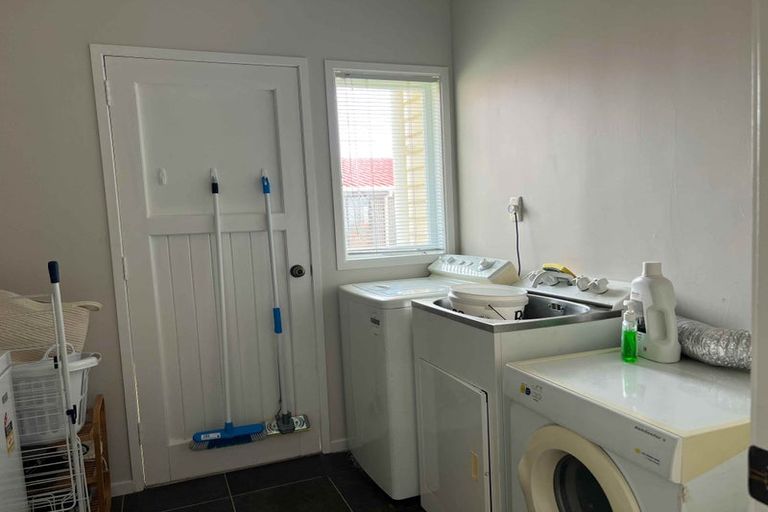 Photo of property in 10 Braemar Road, Rothesay Bay, Auckland, 0630