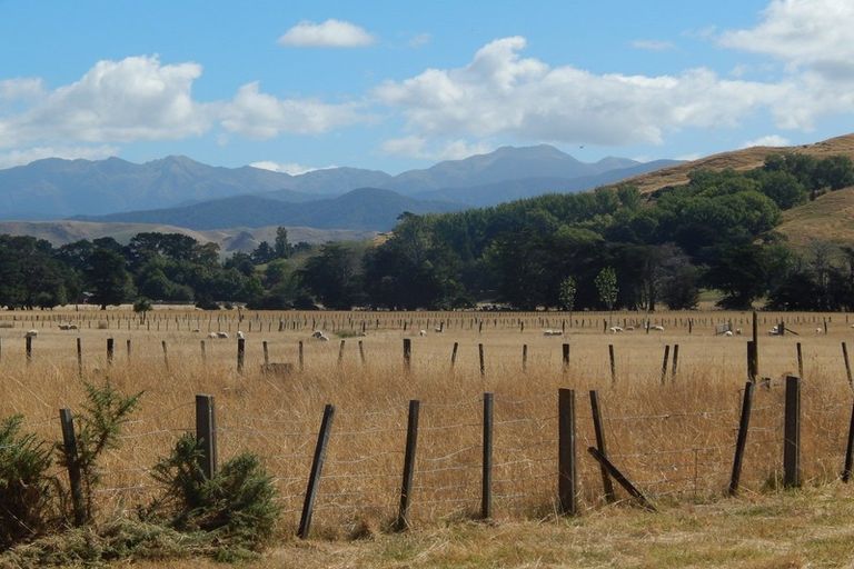 Photo of property in 597 Opaki Kaiparoro Road, Kopuaranga, Masterton, 5882