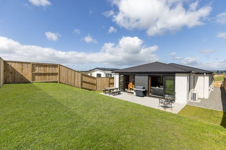 Photo of property in 73 Ridge Drive, Omokoroa, 3114