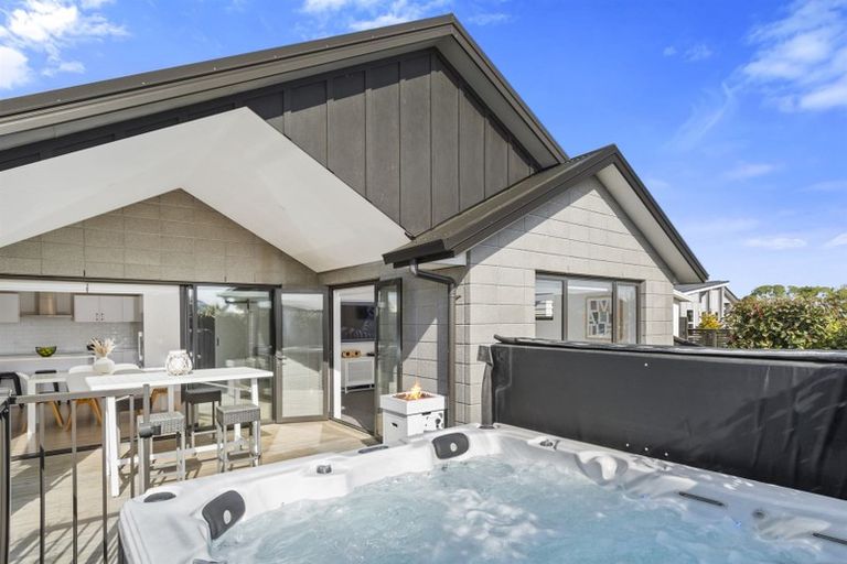 Photo of property in 2 Pimelea Street, Papamoa Beach, Papamoa, 3118