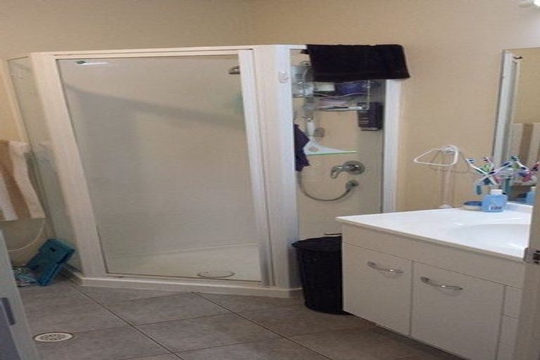 Photo of property in 11/3 Orwell Road, Greenhithe, Auckland, 0632