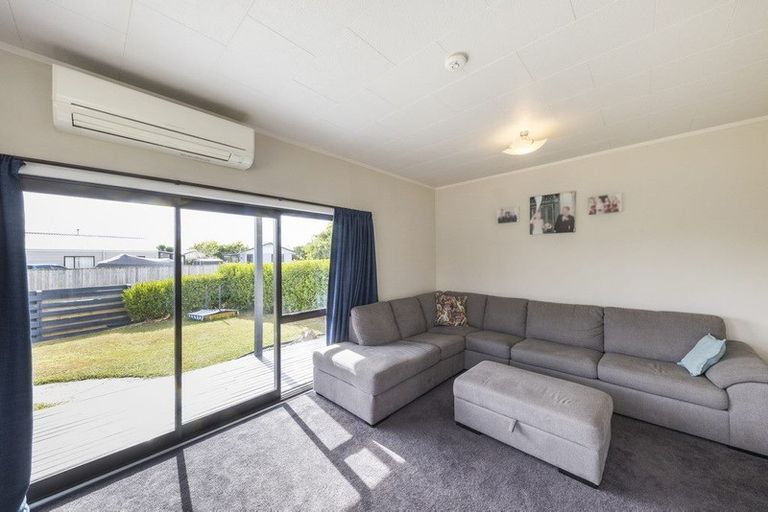 Photo of property in 6 Willowstream Grove, Cloverlea, Palmerston North, 4412