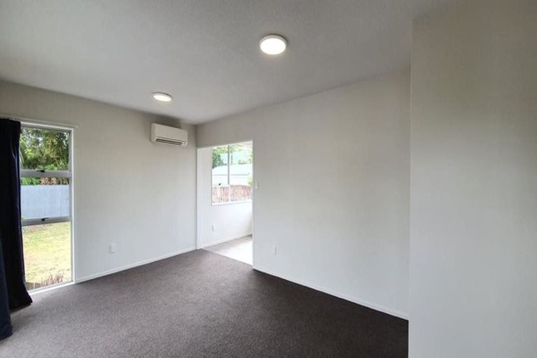 Photo of property in 21 Besant Place, Avondale, Christchurch, 8061