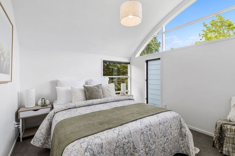 Photo of property in 2/22 Rangatira Road, Birkenhead, Auckland, 0626