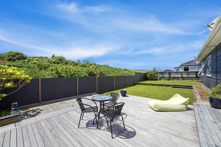 Photo of property in 7 Westridge, Camborne, Porirua, 5026