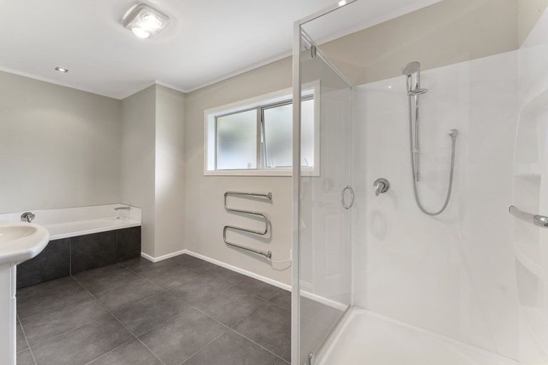 Photo of property in 271 Richmond Road, Lepperton, New Plymouth, 4373