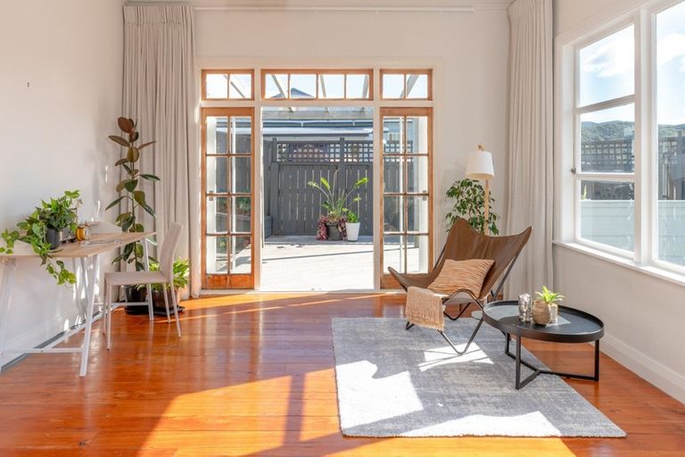 Photo of property in 8 Liffey Crescent, Island Bay, Wellington, 6023