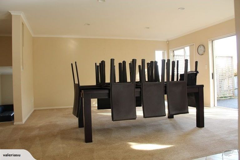 Photo of property in 4 Trotting Terrace, Fairview Heights, Auckland, 0632