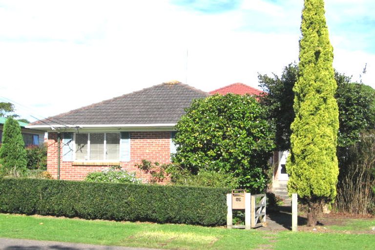 Photo of property in 13 Richard Avenue, Bucklands Beach, Auckland, 2014