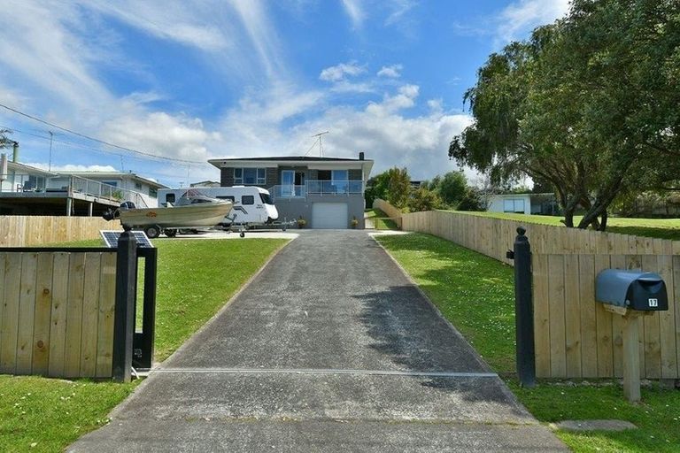 Photo of property in 17 Dalton Road, Snells Beach, 0920