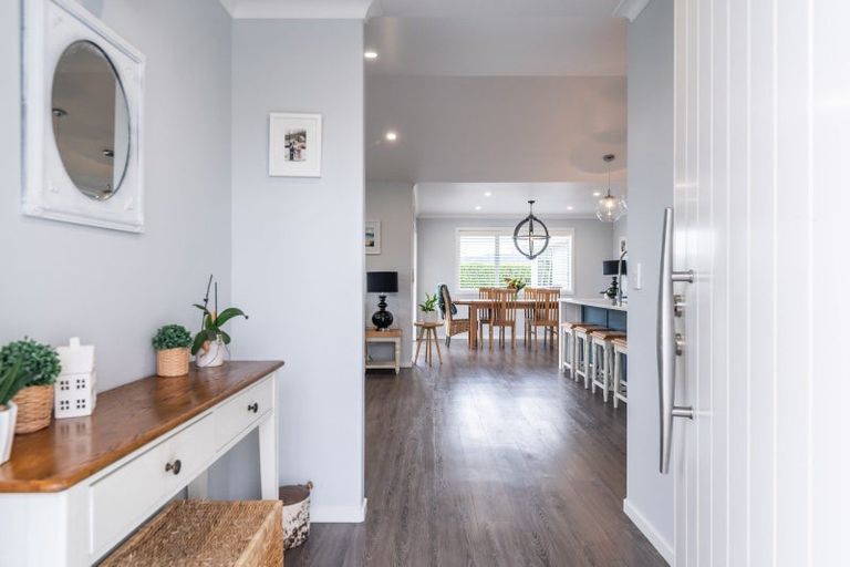 Photo of property in 32 Mike Smith Drive, Cambridge, 3434