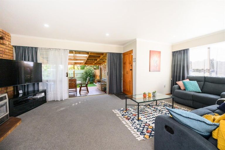 Photo of property in 21 Flower Street, Bulls, 4818