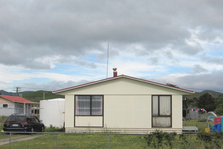 Photo of property in 15 Resolution Street, Tolaga Bay, 4077