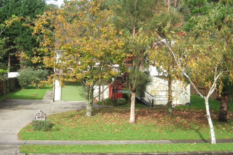 Photo of property in 46 Glennandrew Drive, Half Moon Bay, Auckland, 2012
