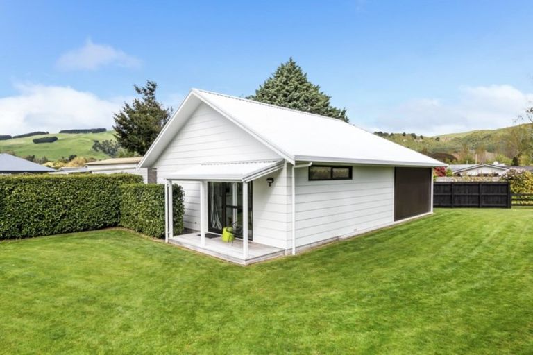 Photo of property in 28 Candu Lane, Kinloch, Taupo, 3377