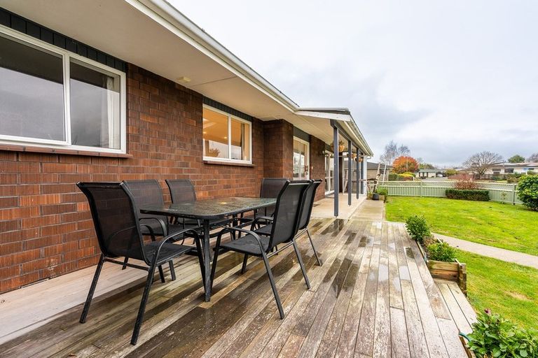 Photo of property in 37 Waterford Drive, Winton, 9720