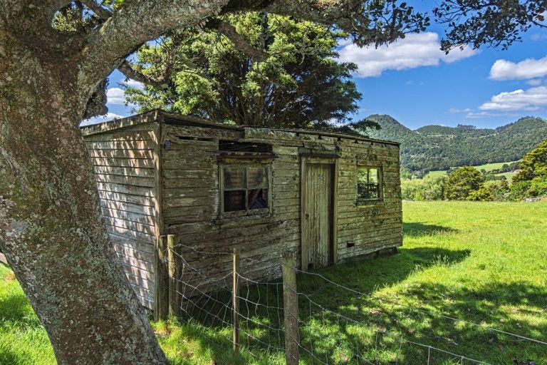 Photo of property in 8 Old Loop Road, Ngararatunua, Whangarei, 0176