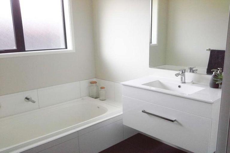 Photo of property in 50 Magnolia Drive, Westown, New Plymouth, 4310