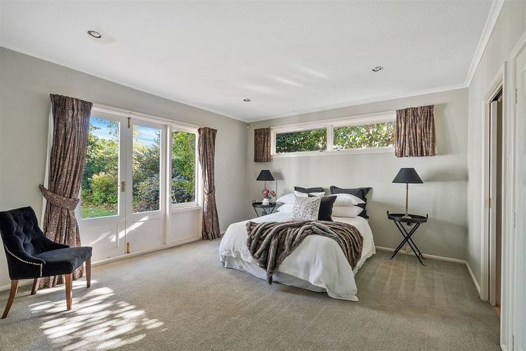 Photo of property in 147 Straven Road, Fendalton, Christchurch, 8014