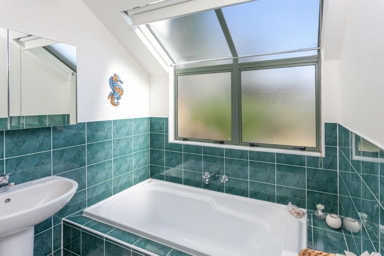 Photo of property in 116 Pacific View Drive, Whangamata, 3620