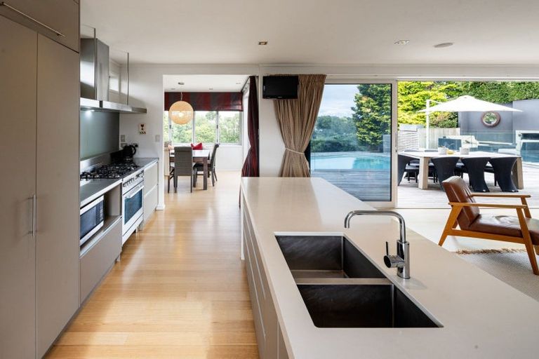 Photo of property in 42 Beerescourt Road, Beerescourt, Hamilton, 3200