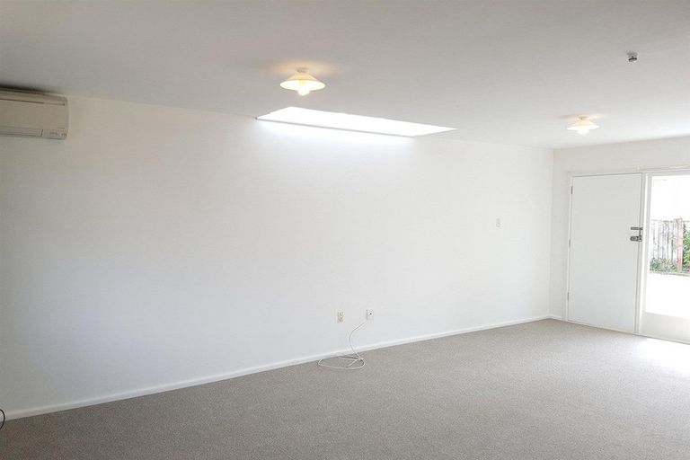 Photo of property in 4/614 Hereford Street, Linwood, Christchurch, 8011