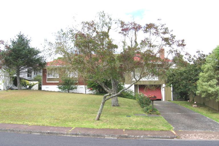 Photo of property in 3 Catalina Crescent, Forrest Hill, Auckland, 0620