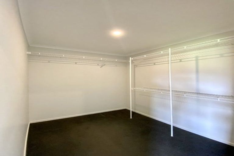 Photo of property in 4 Cory Jane Grove, Riverstone Terraces, Upper Hutt, 5018