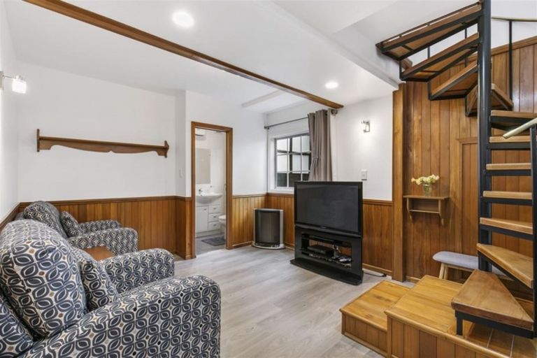 Photo of property in 2/6 Torbay Heights, Torbay, Auckland, 0630