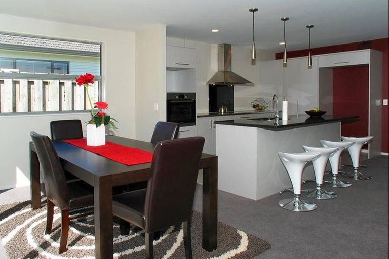 Photo of property in 11 Fiordland Place, Aotea, Porirua, 5024