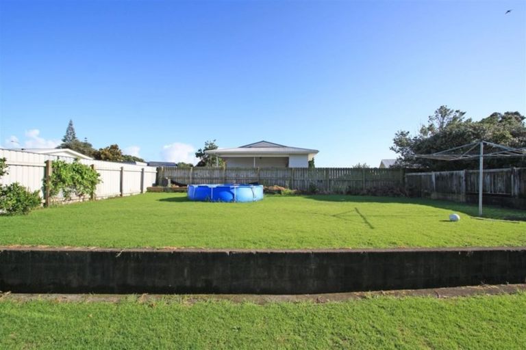 Photo of property in 5 Camellia Avenue, Bell Block, New Plymouth, 4312