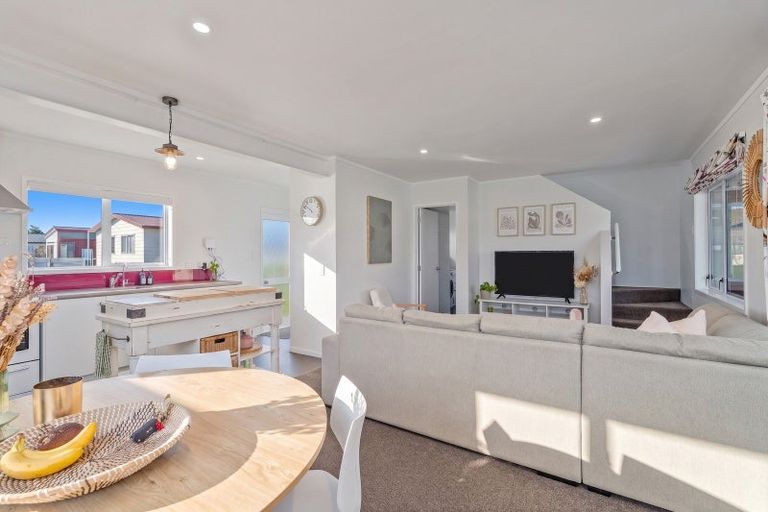 Photo of property in 24 Wells Place, Whitianga, 3510